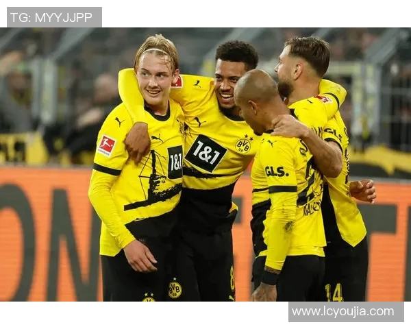 多特蒙德客场三连胜，轻取沙尔克，登顶德甲积分榜