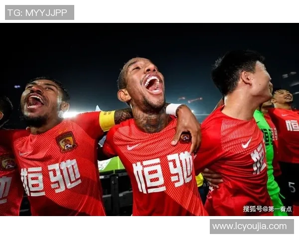 深圳队主场大胜恒大,终结连胜纪录,提前跻身中超赛季前八 深圳队主场大胜恒大,终结连胜纪录,提前跻身中超赛季前八